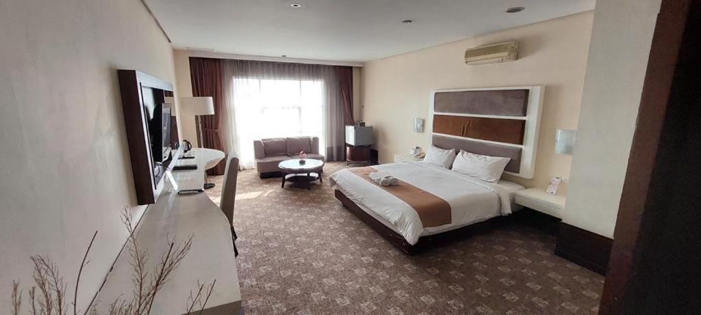 Hotel President Executive Club Cikarang Zewnętrze zdjęcie