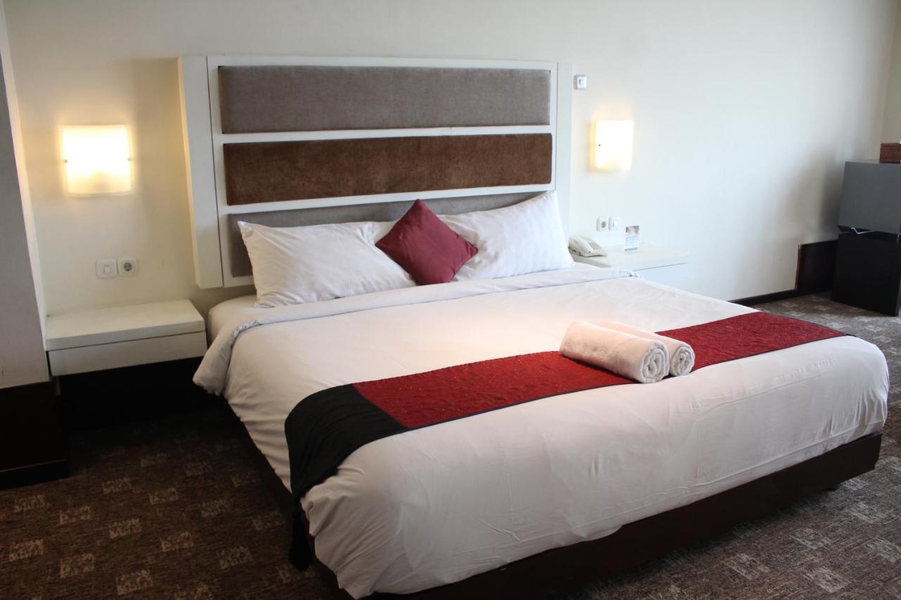 Hotel President Executive Club Cikarang Zewnętrze zdjęcie