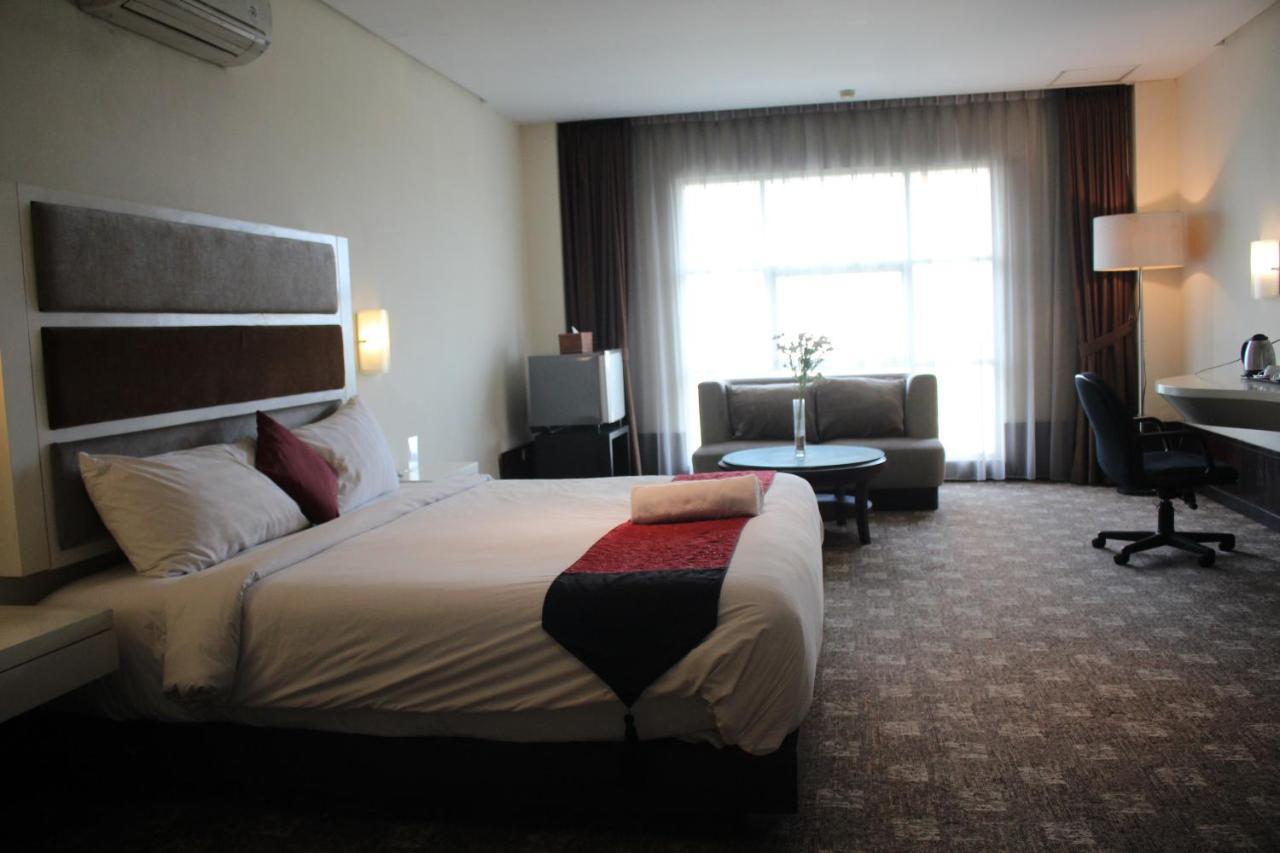 Hotel President Executive Club Cikarang Zewnętrze zdjęcie