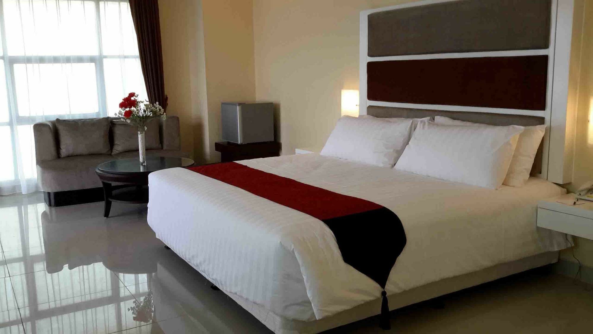 Hotel President Executive Club Cikarang Zewnętrze zdjęcie