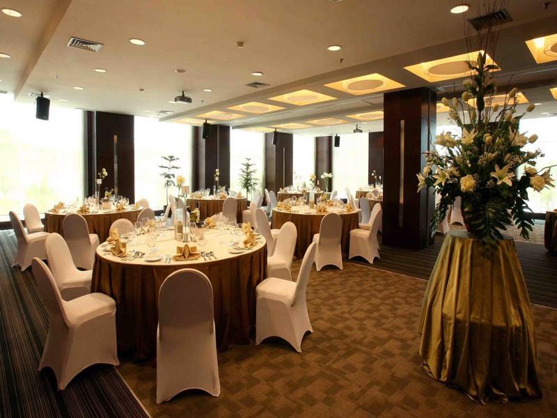 Hotel President Executive Club Cikarang Zewnętrze zdjęcie