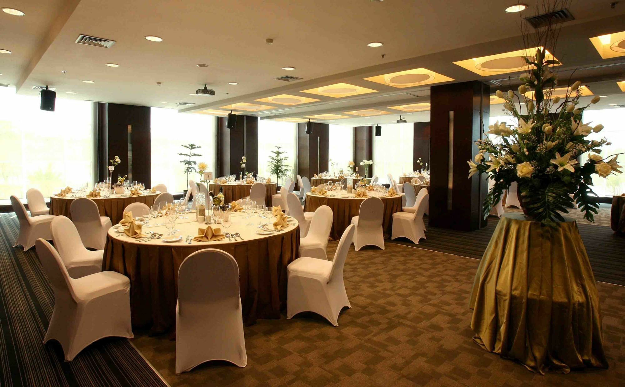 Hotel President Executive Club Cikarang Zewnętrze zdjęcie