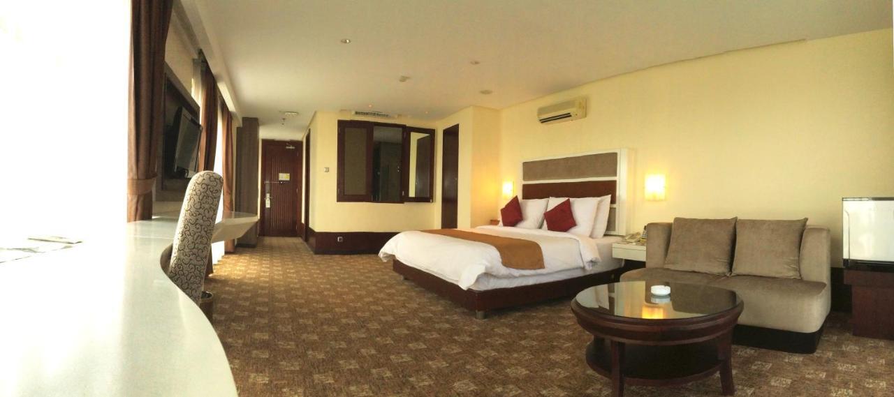 Hotel President Executive Club Cikarang Zewnętrze zdjęcie